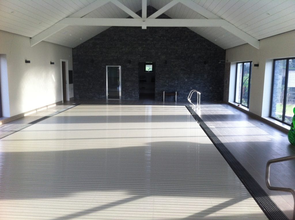 Roldeck recessed pool cover in a Proteus pool