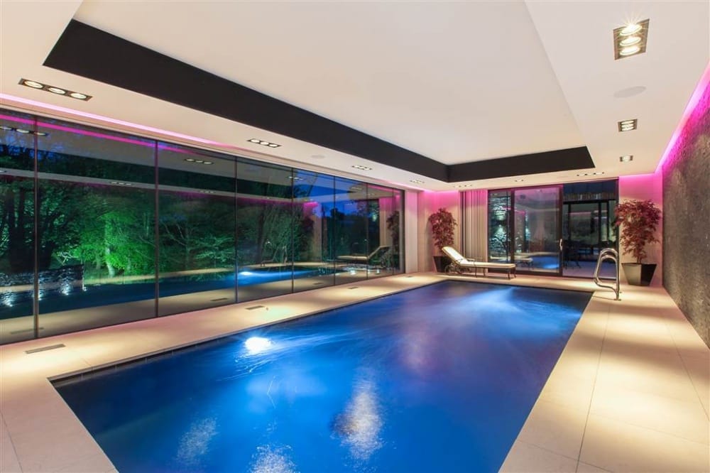£2.7M House for sale with a magnificent Proteus pool